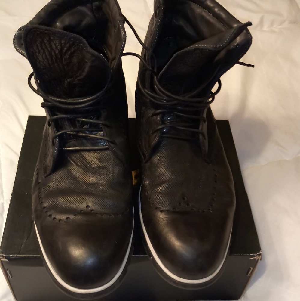 Kenneth Cole black label made in Italy size 12
